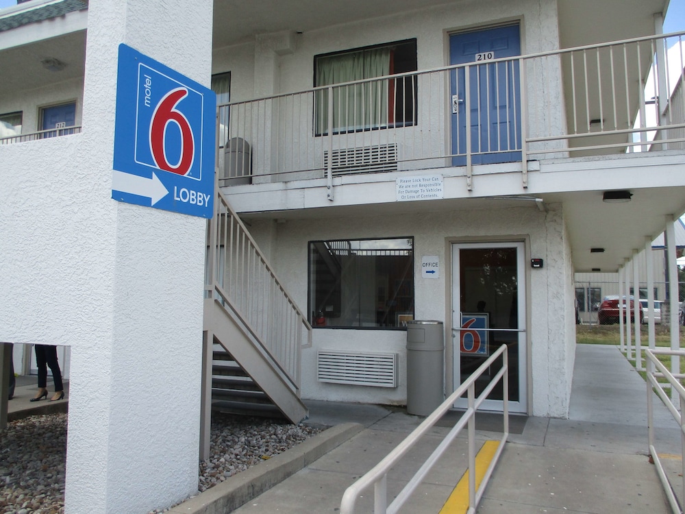 Motel6 Austin, TX photo5