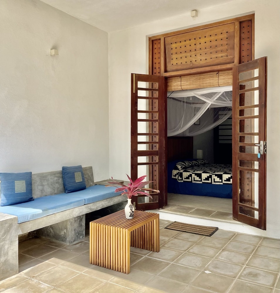 Isana Beach House 20/50