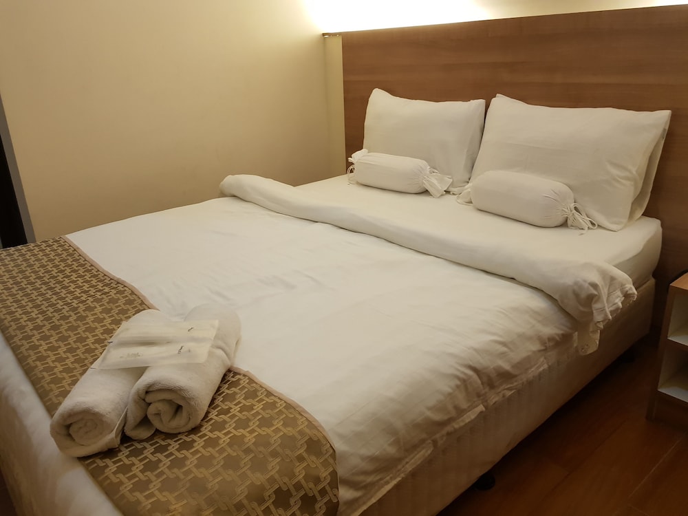 Sleep And Stay Hotel 8/17