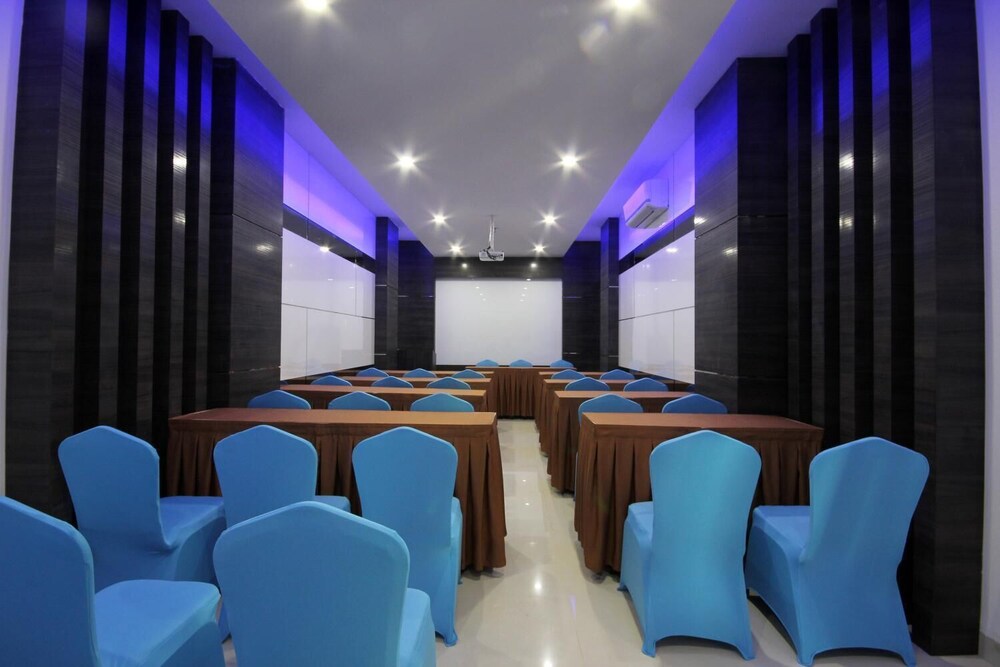 Os Hotel Airport Batam 31/43