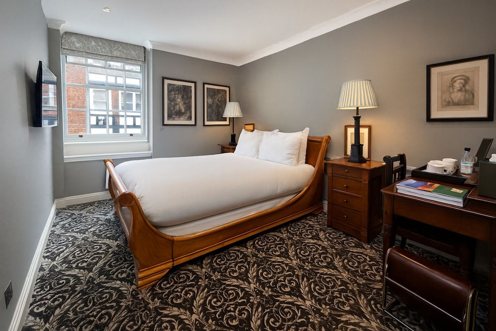 No 30 Knightsbridge 24/53