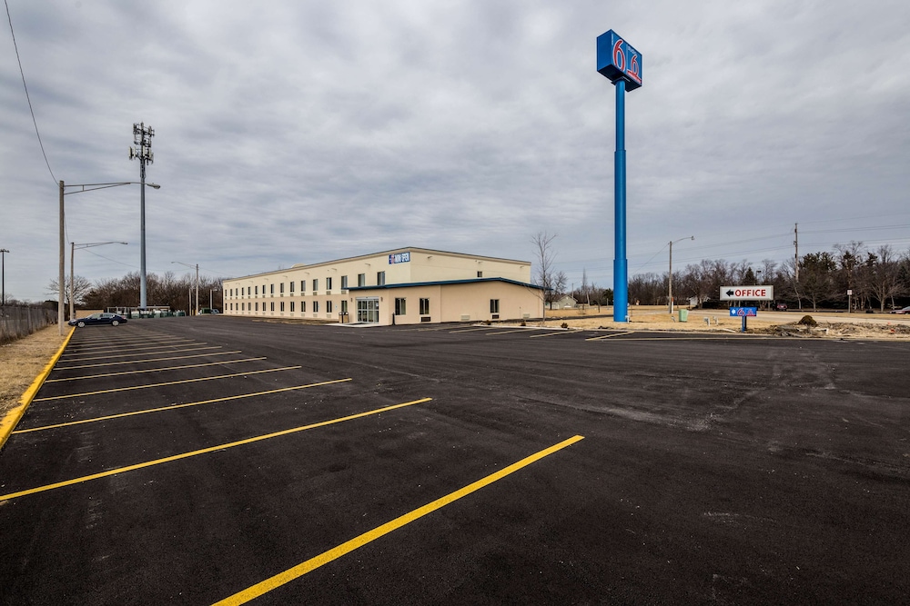 Motel6 Peoria, IL 54/66
