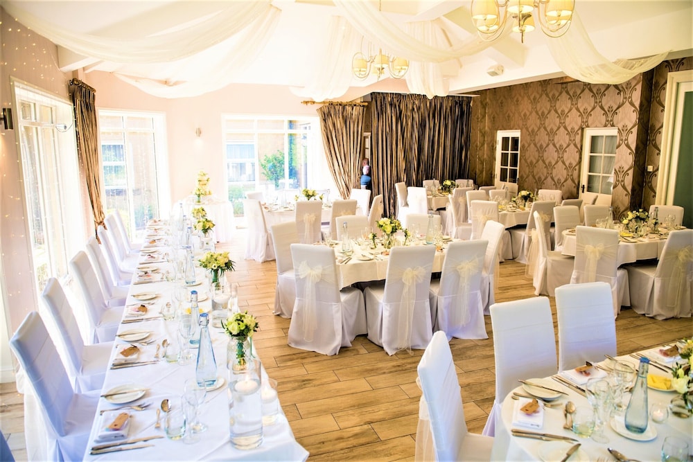 Astley Bank Hotel by Sunday 48/58