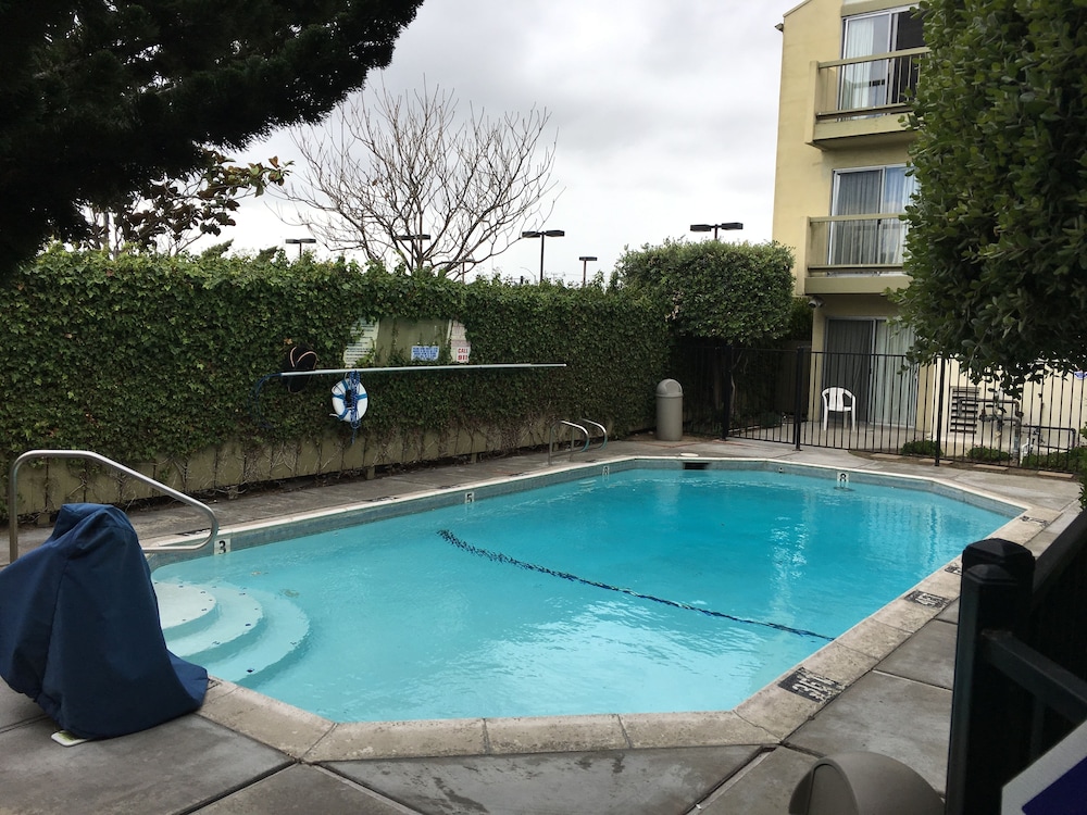 Sand Dollar Inn 36/60