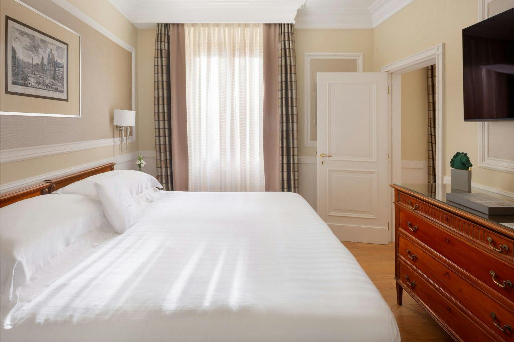 1 Bedroom, Spa, Suite, King Bed, City View, Sofa, Jetted Tub, Terrace