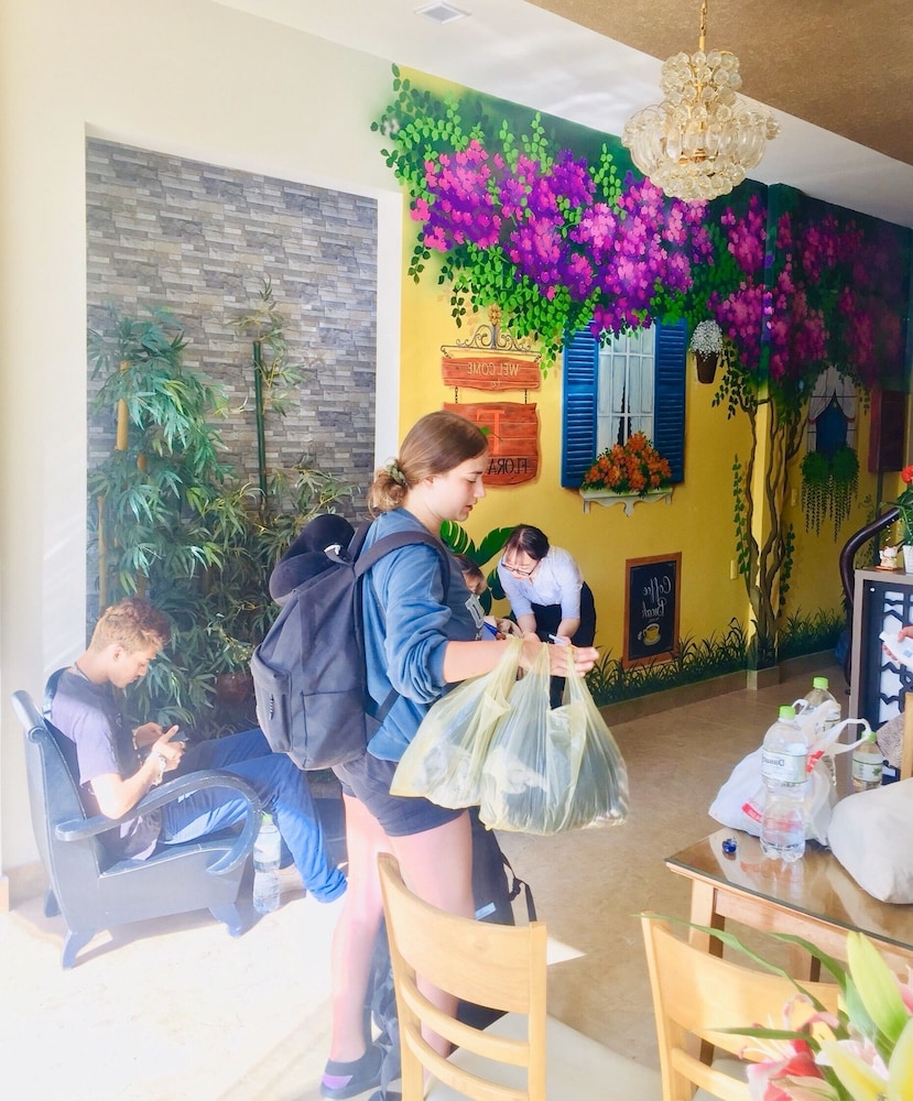 Flora Hotel Hue 63/75