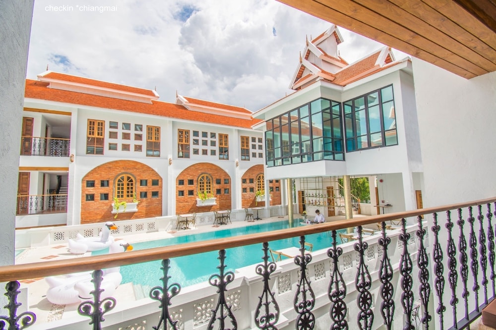 Lanna Oriental Hotel 30/50