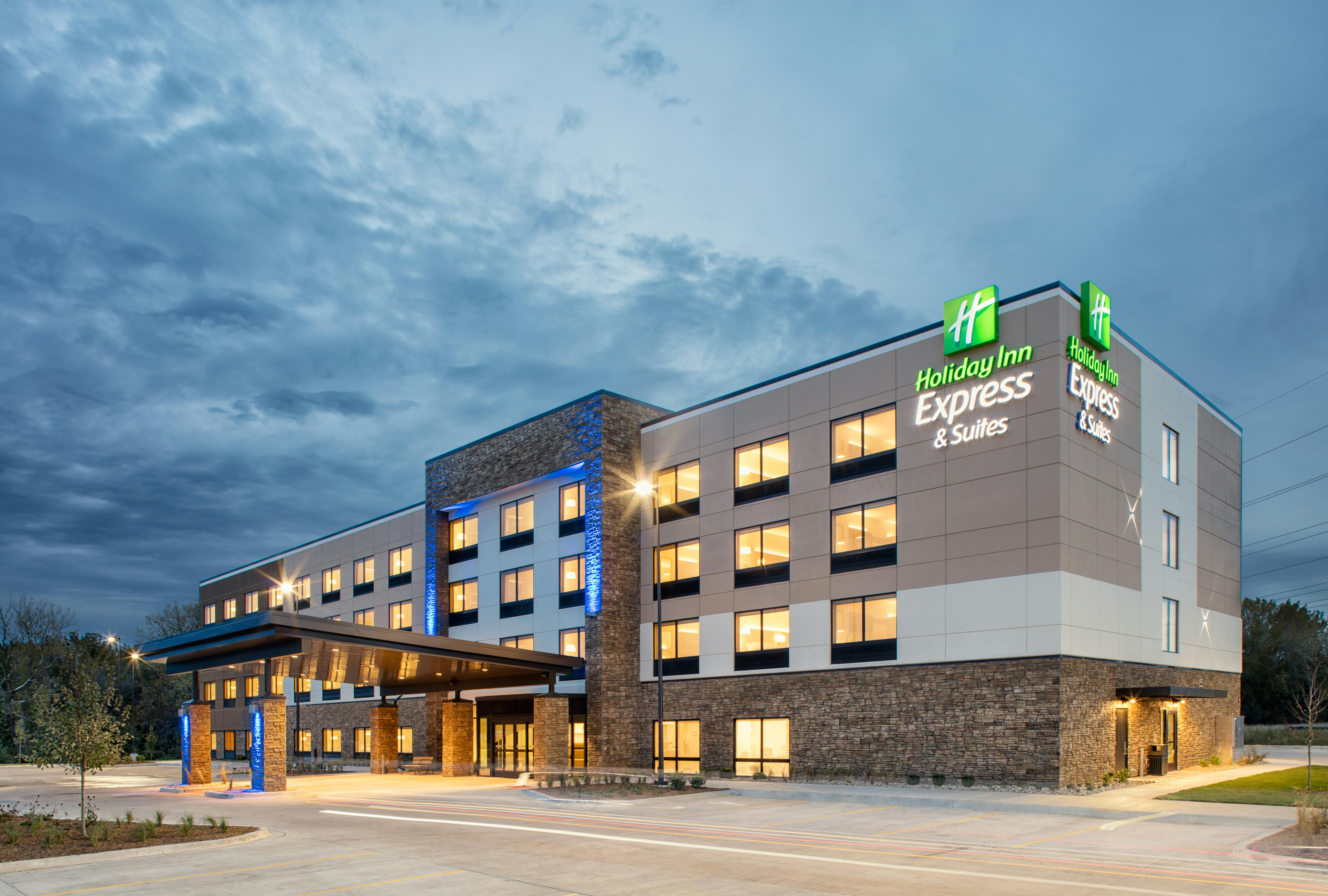 Holiday Inn Express Suites East Peoria Riverfront 39/40