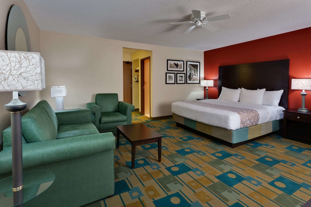 La Quinta Inn And Suites By Wyndham Plattsburgh 16/38