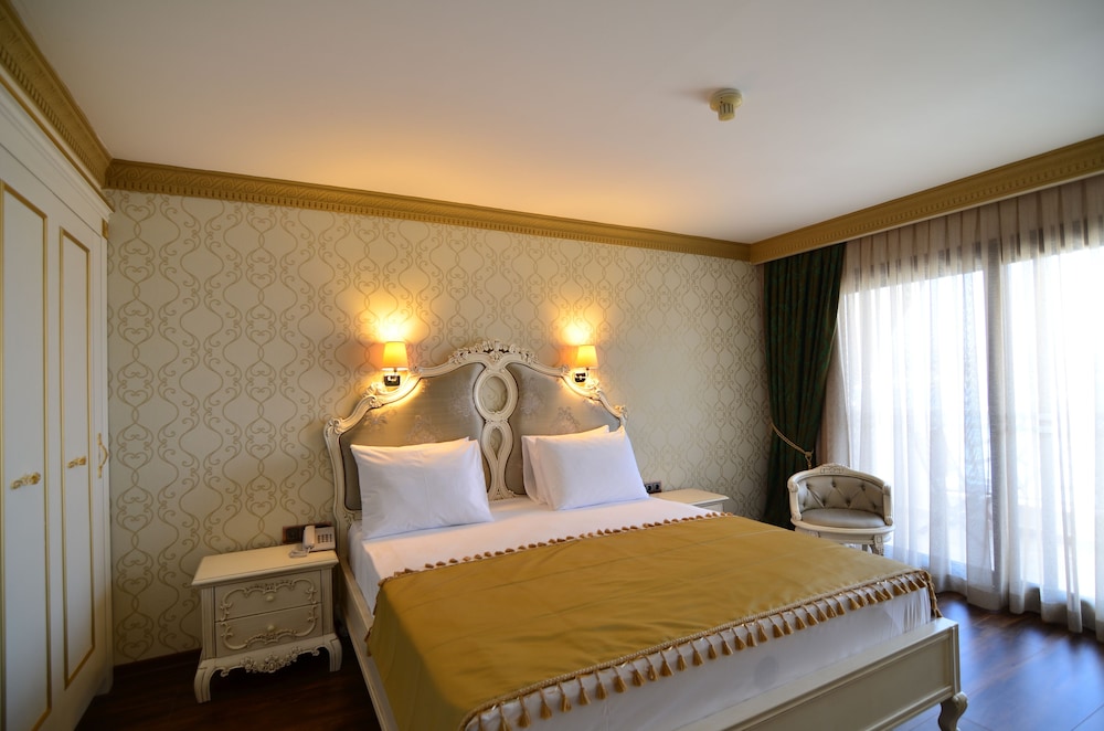 Azka Hotel 16/78