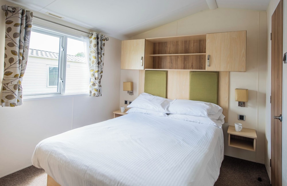 Sandaway Beach Holiday Park 8/50