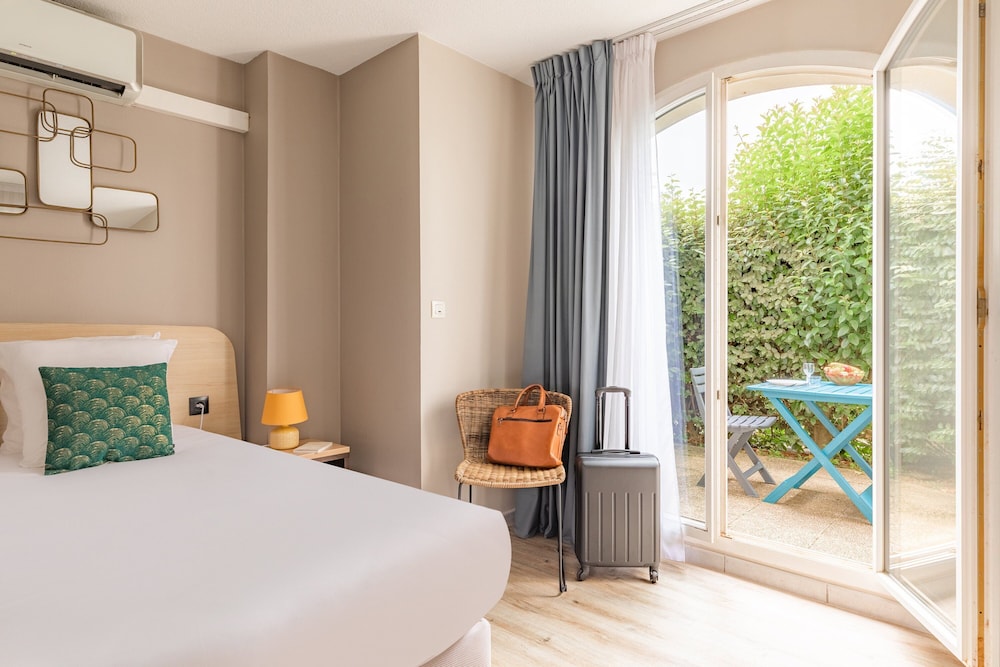 STUDIO, DOUBLE BED