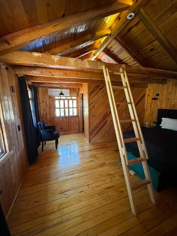 PINE TREE Hotel Boutique and Cabanas 24/56