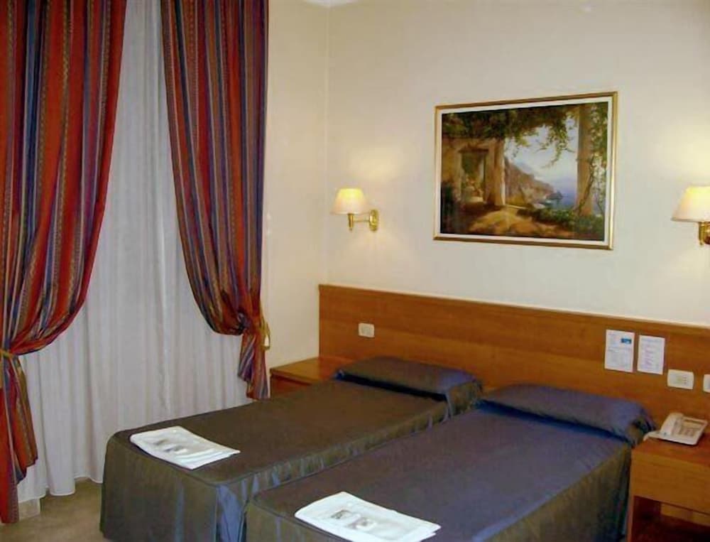 PRINCIPE DI PIEMONTE 20/65