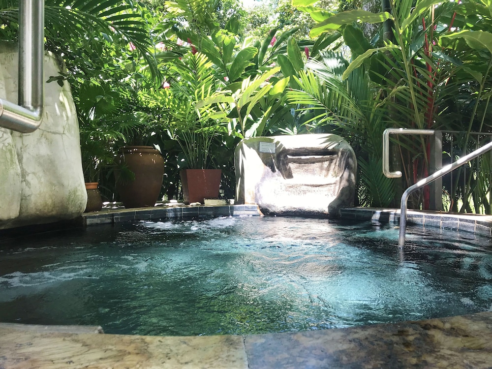 Paradise Hot Springs Thermal Resort 34/62