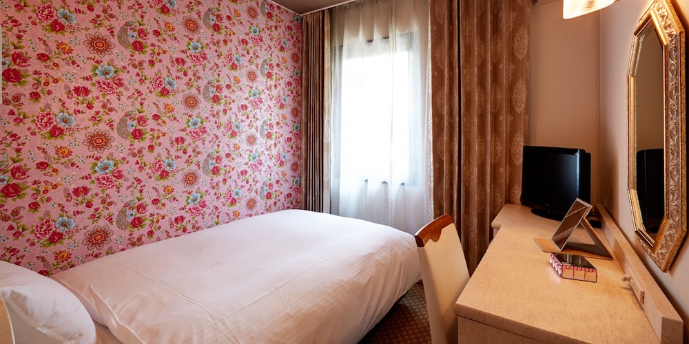 Hotel Eclair Hakata 12/22