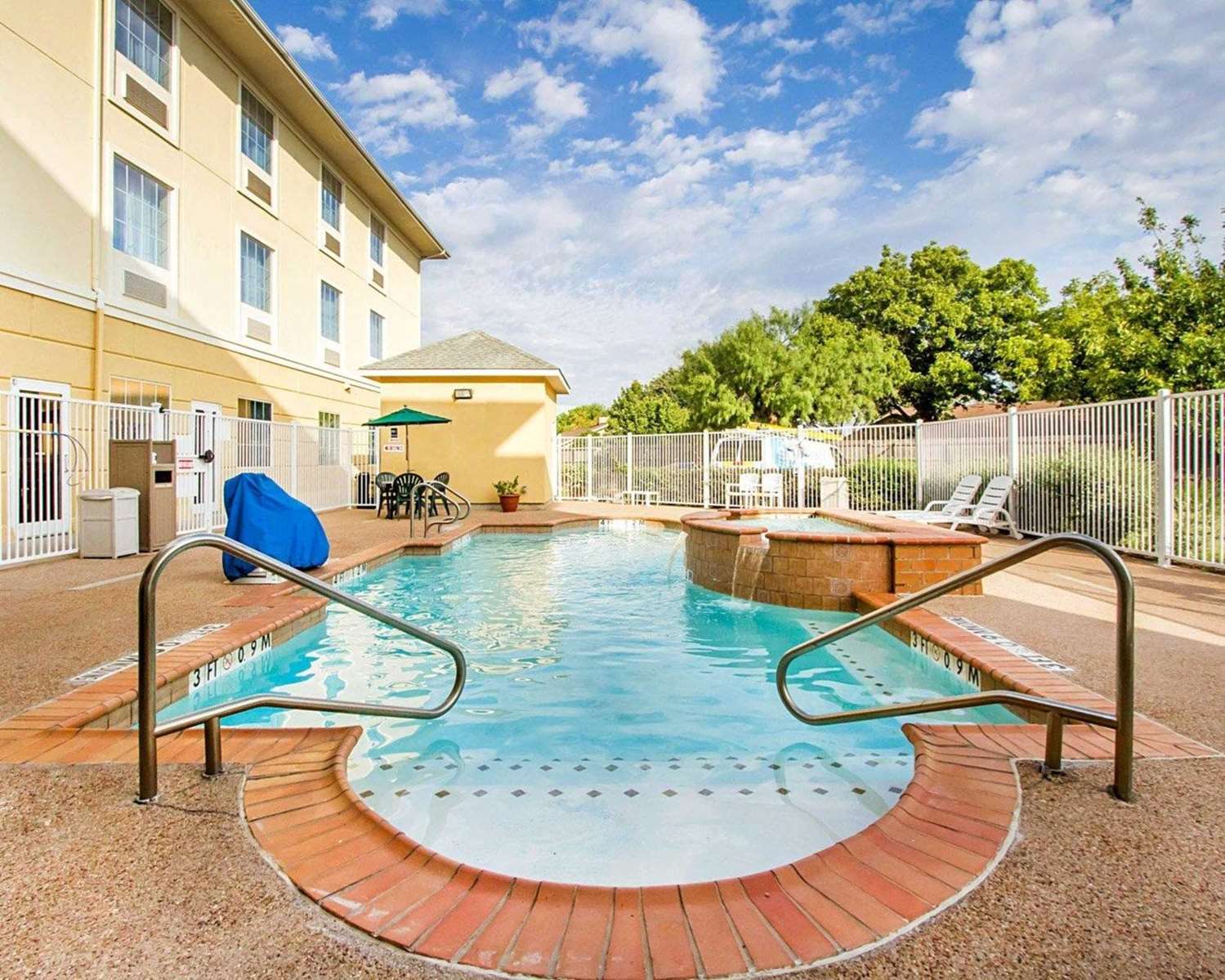 Comfort Suites Abilene TX 19/20