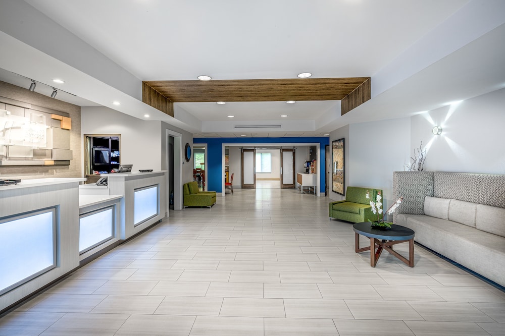 Holiday Inn Express Hotel Suites Tell City 6/62