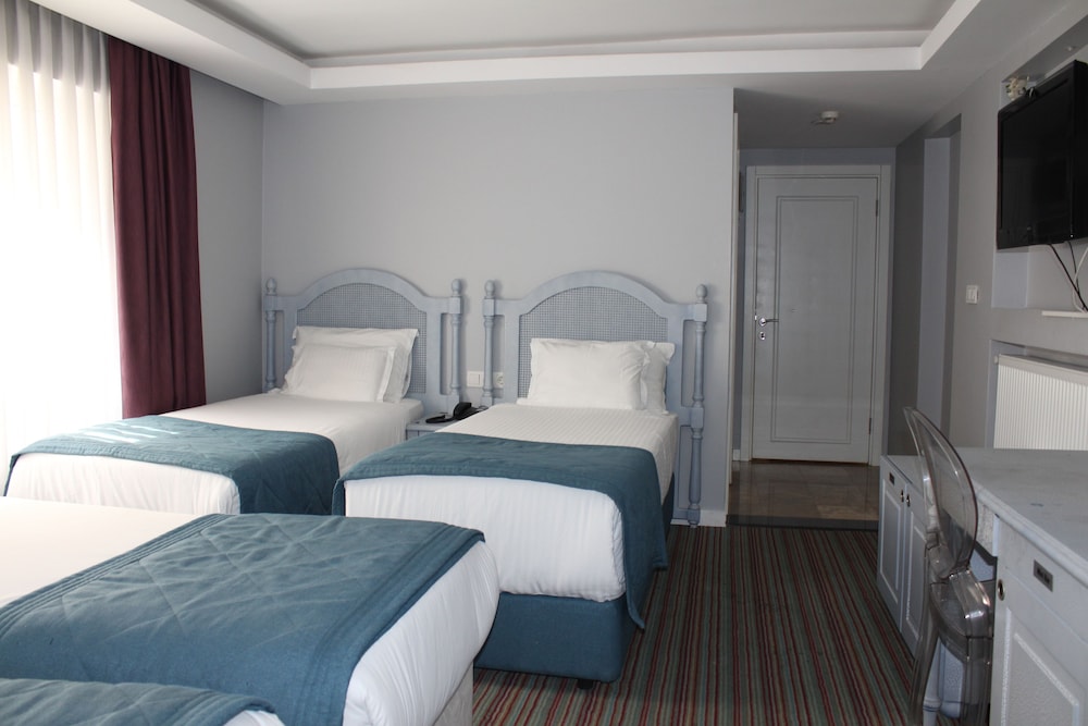 Santa Lucia Hotel 28/50