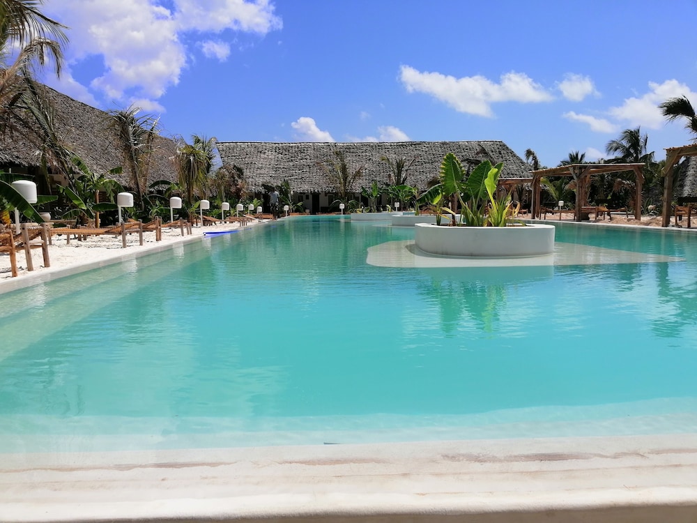 Fun Beach Resort 45/50