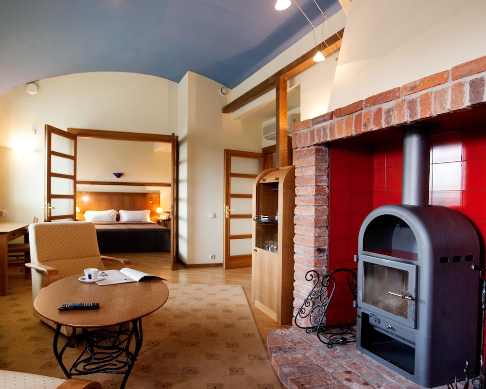 Best Western Santakos Hotel 34/44