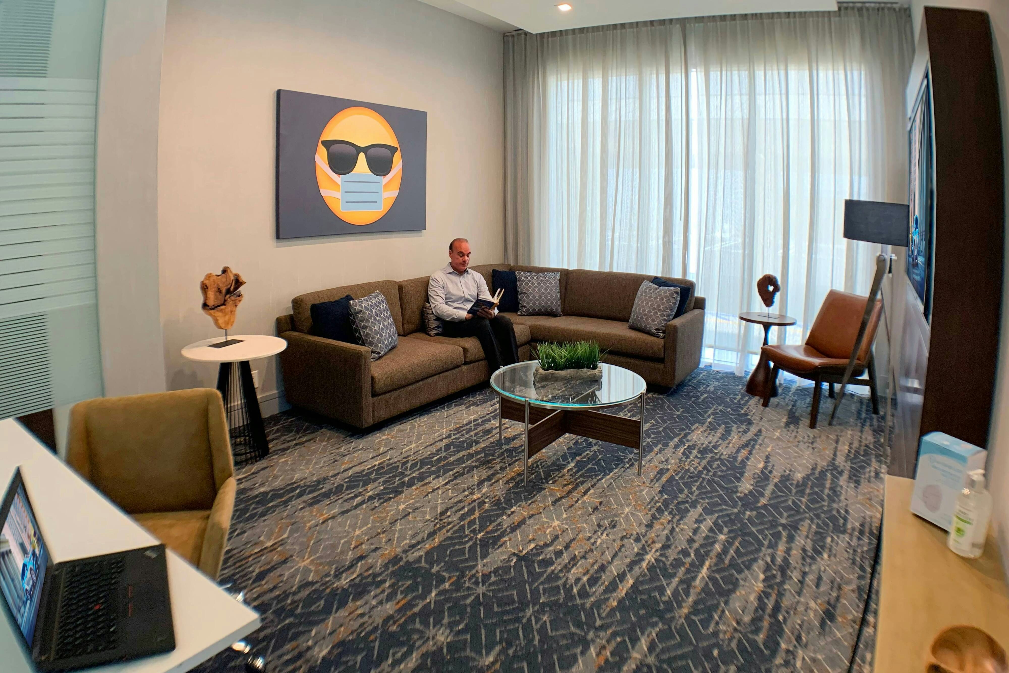 Courtyard By Marriott Los Angeles Lax Century Boulevard 8/19