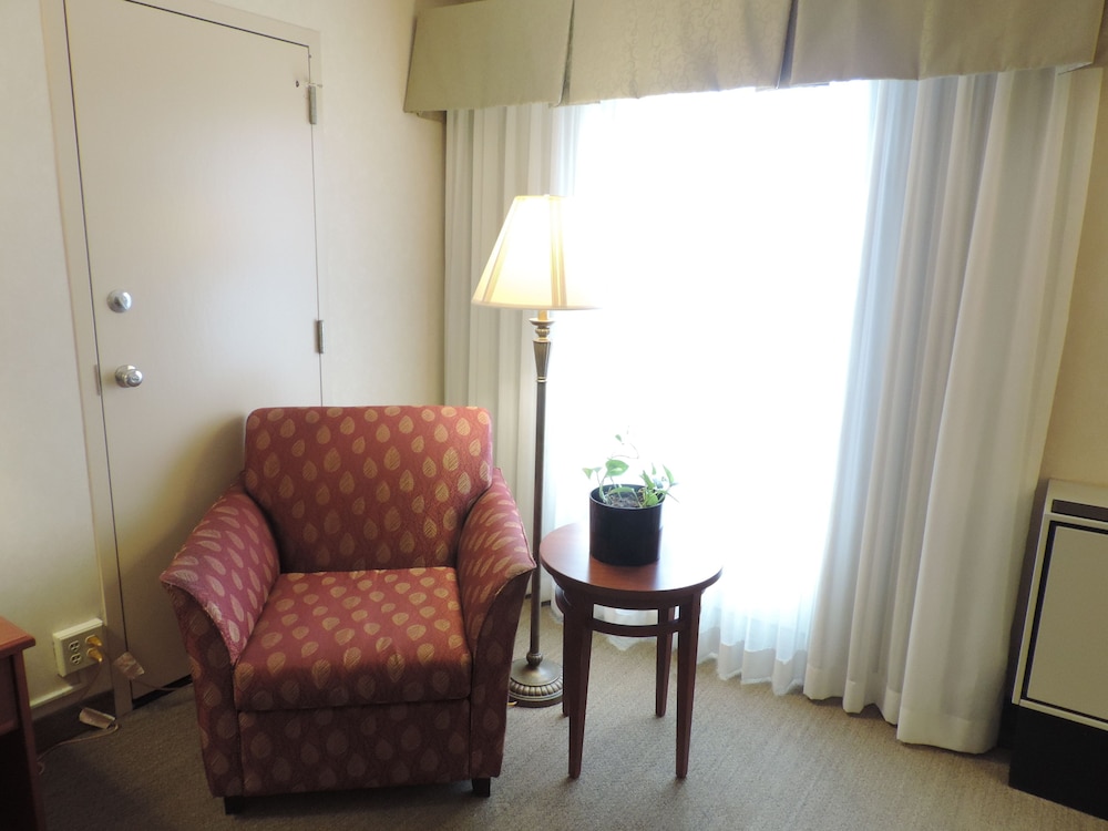 RIT INN & CONFERENCE CENTER 36/56