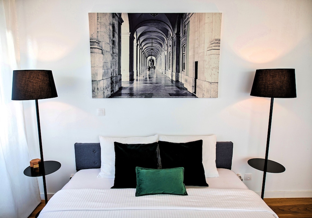 Industrial Lisbon Apartment - Adults Only 24/49