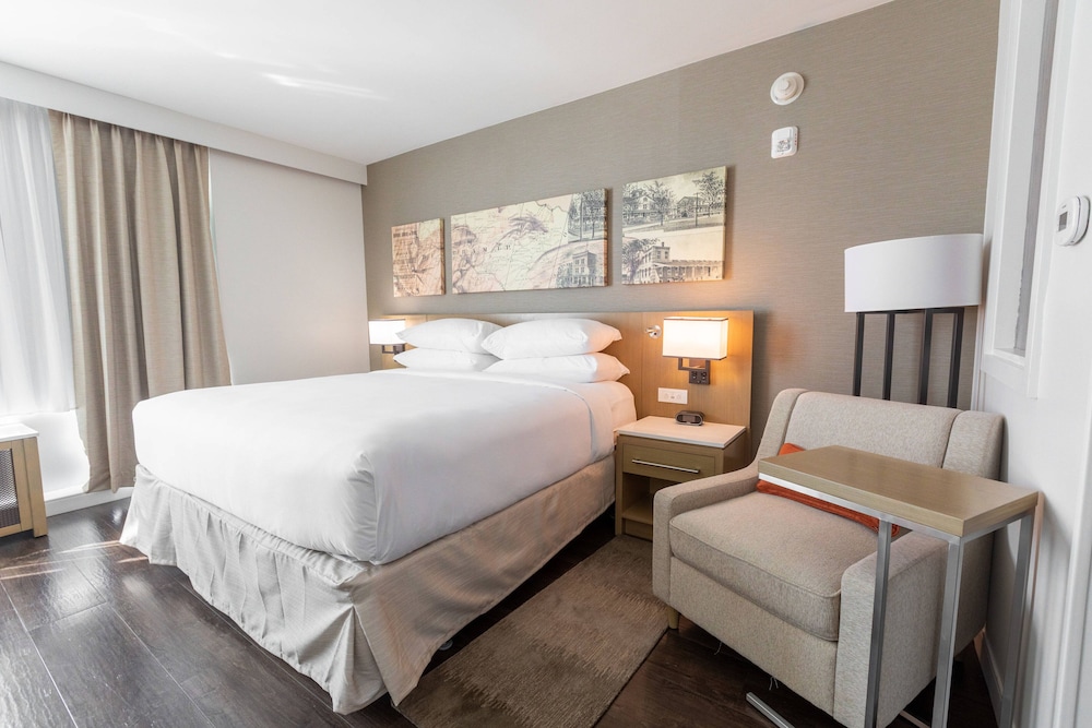 Delta Hotels by Marriott Raleigh-Durham at Research Triangle Park 8/36
