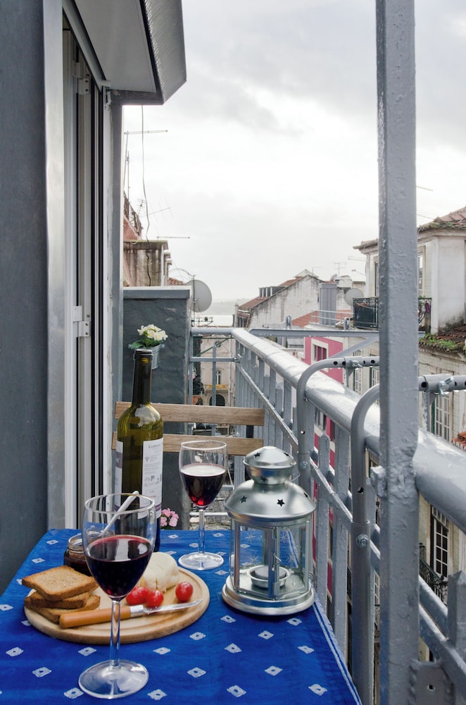 Lisbon Core Apartments In Bairro Alto Chiado 41/50