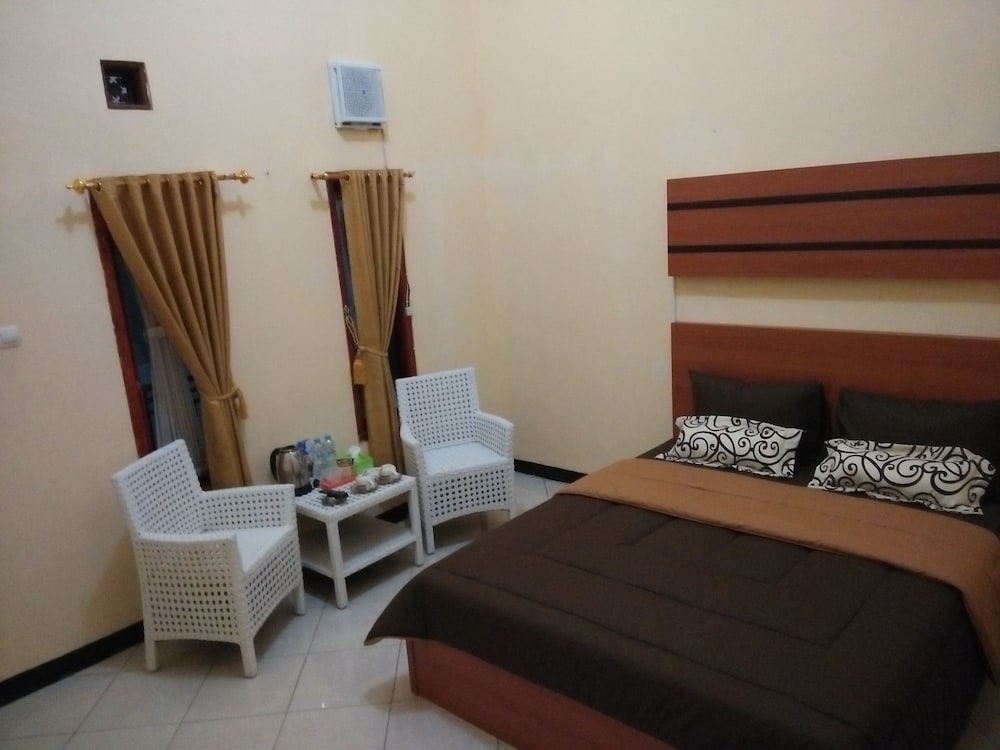 Hotel Ramayana Garut 35/50