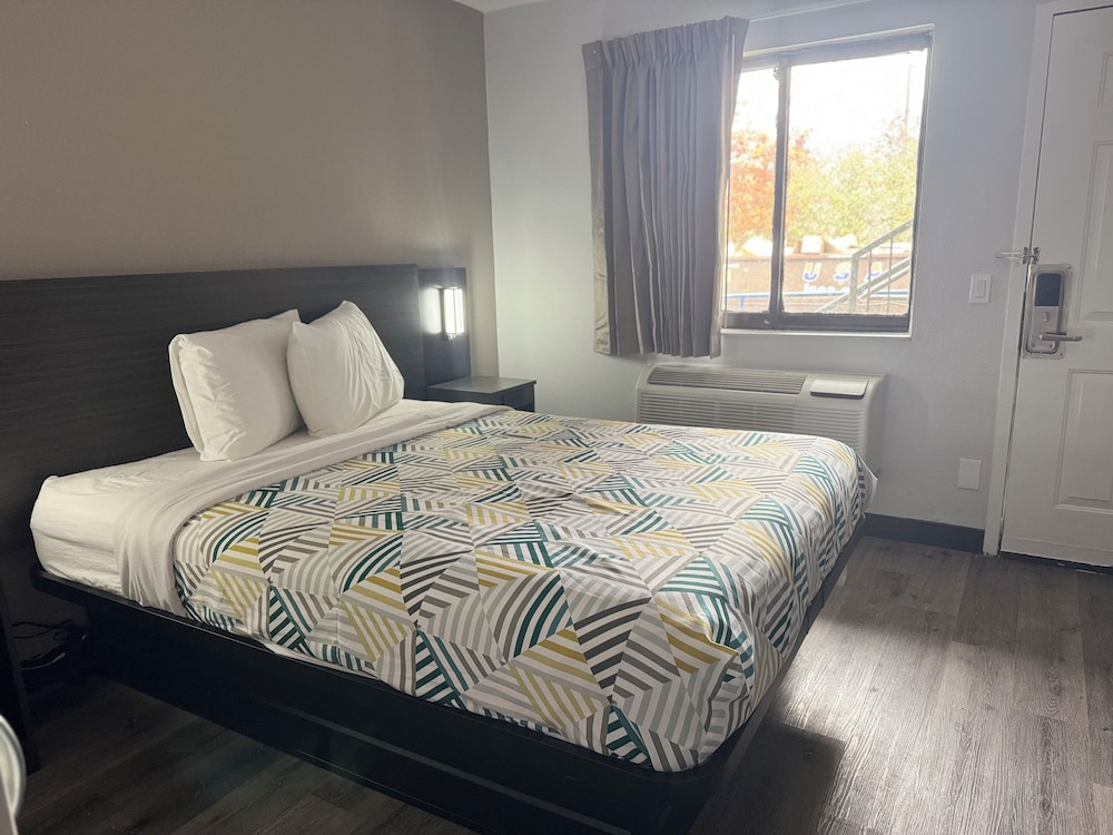Motel6 Enfield, CT - Hartford 25/57