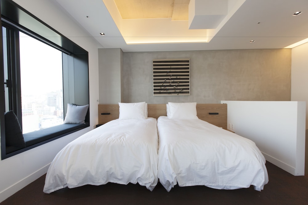 Stay B Myeongdong 11/50