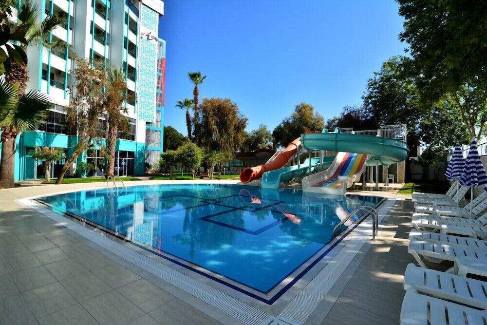 Ananas Hotel 28/33