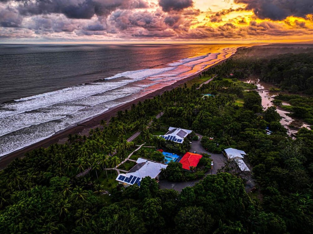 Cocomar Beachfront Hotel Island Resort 59/65