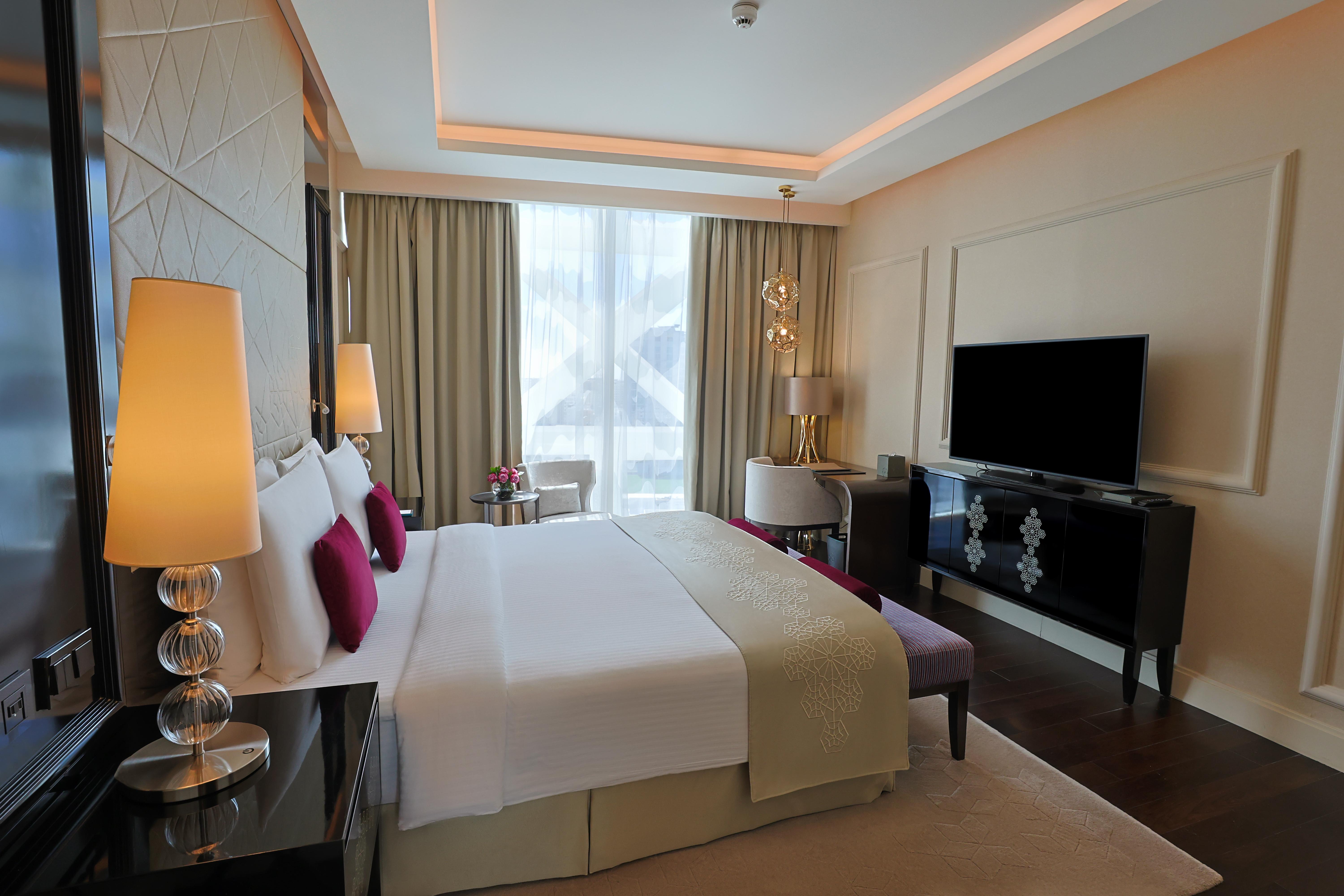 Silver, King Bed