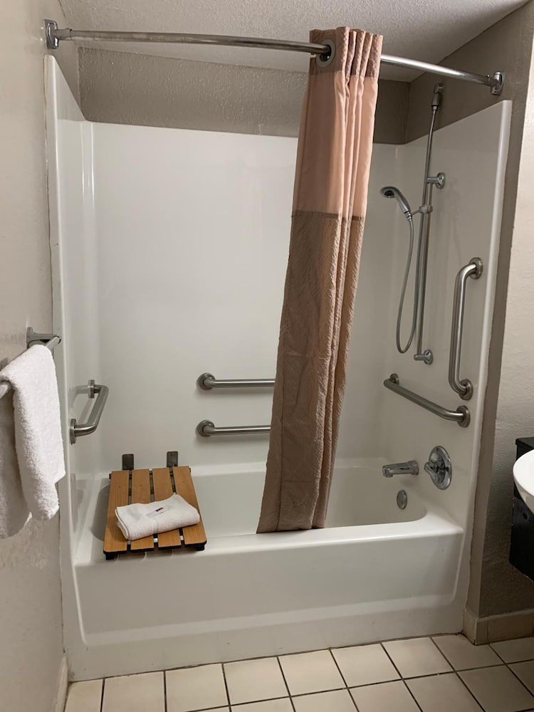 Motel6 Laredo, TX - North I-35 51/55