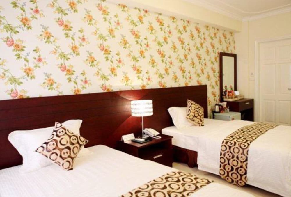 Amore Hotel 9/47