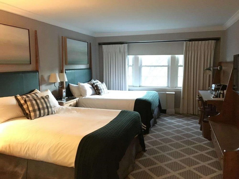 Hanover Inn Dartmouth 11/63