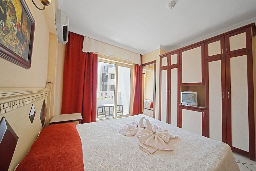 Selen 1 Hotel 8/26