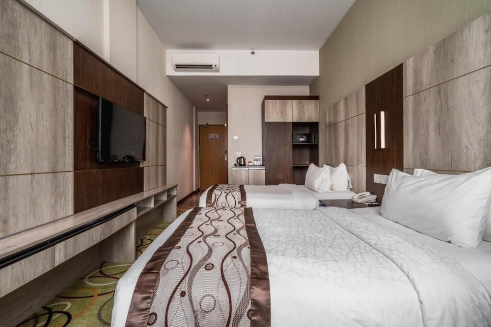 DELUXE, TWIN BEDS