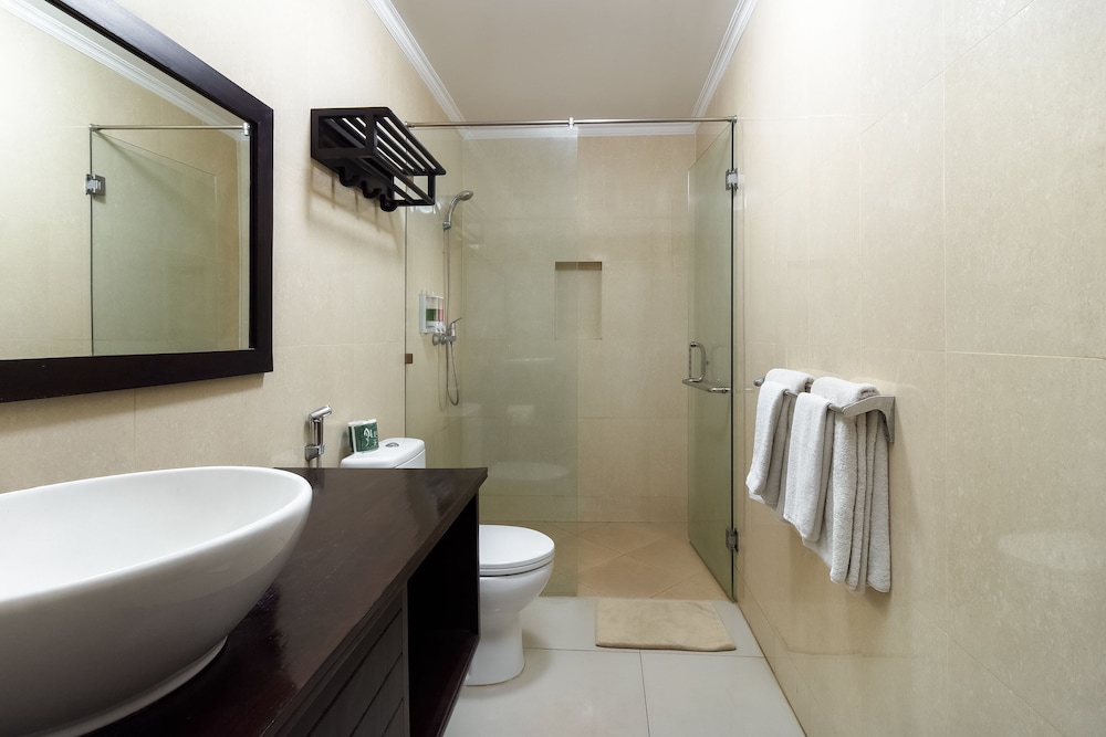 Sarinande Hotel 26/70