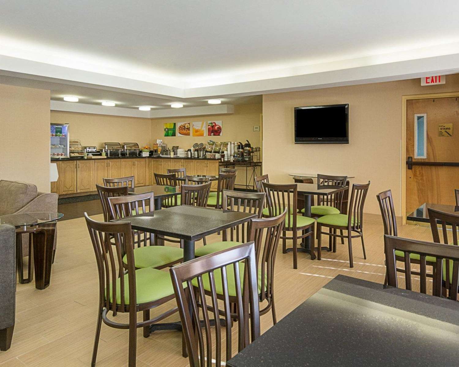 Quality Inn Richmond Airport 26/37