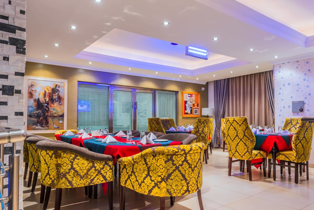 Protea Hotel By Marriott Lagos Kuramo Waters 60/71