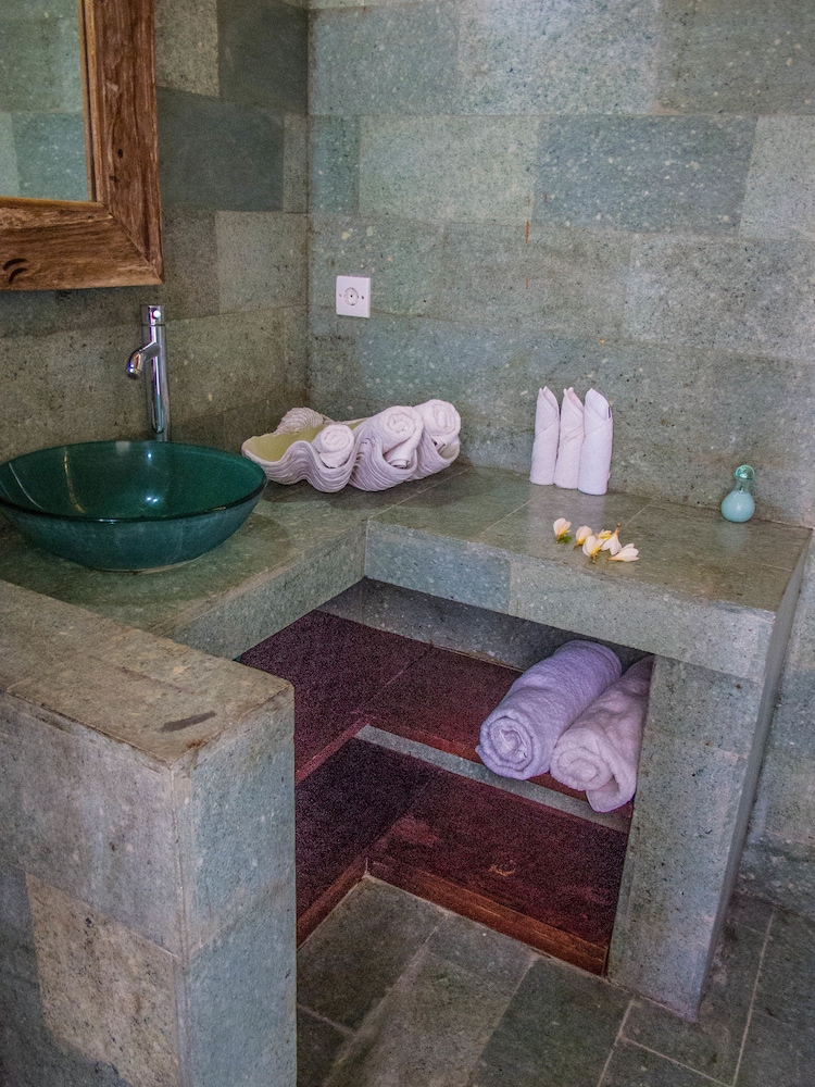 Twin Island Villas And Dive Resort 35/76