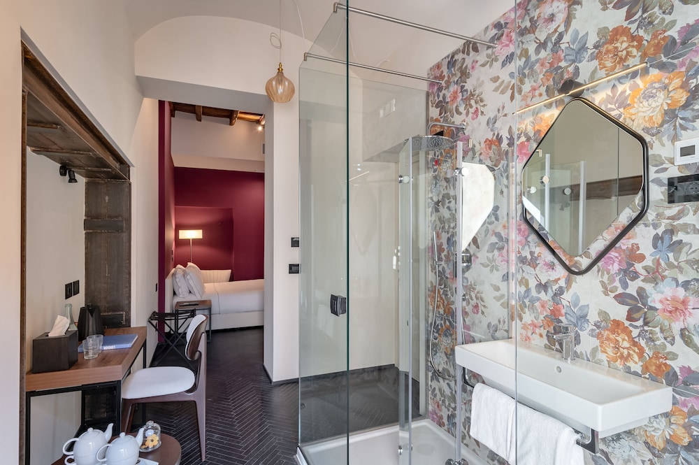 Passpartout Boutique Palace 44/48