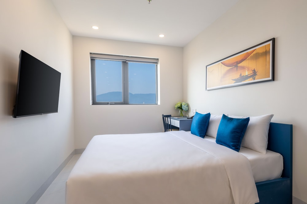 SUPERIOR, STUDIO, MOUNTAIN VIEW, KITCHENETTE