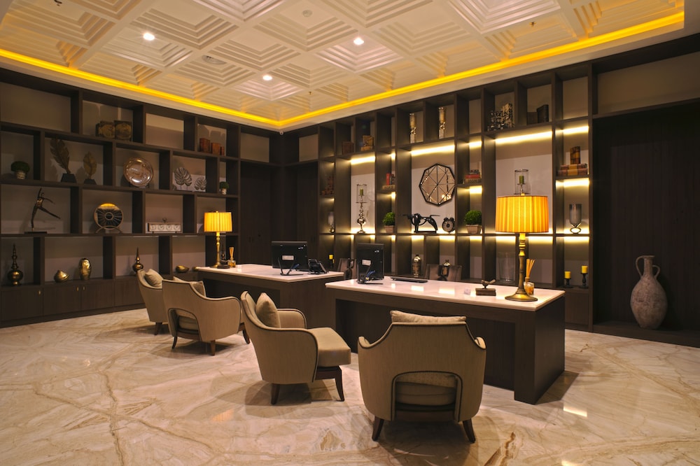 Royal Padjadjaran Bogor 16/28