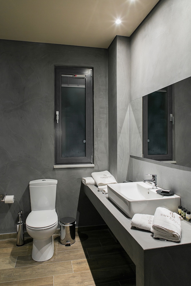 Superior One Boutique Hotel 32/35