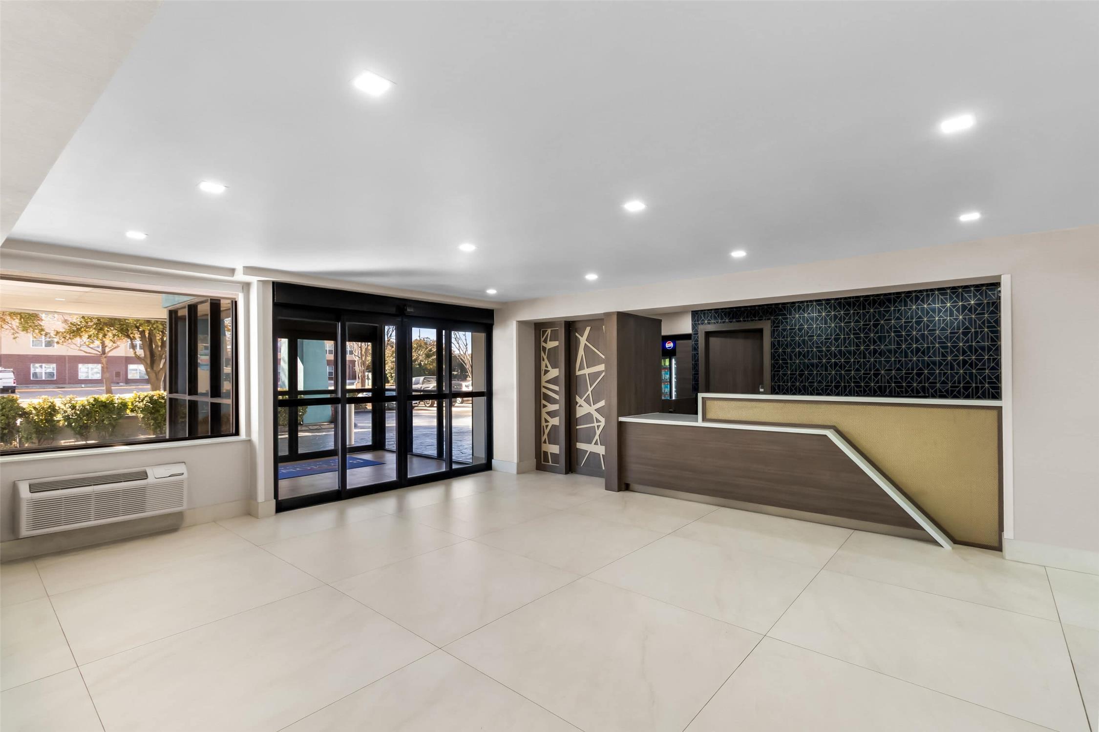 Baymont By Wyndham Arlington At Six Flags Dr 11/41